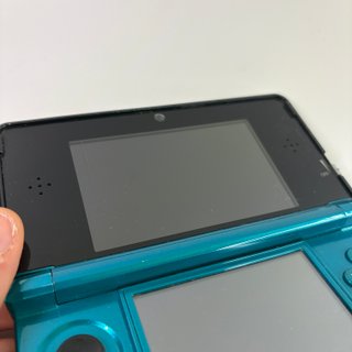 Nintendo 3DS con giochi e caricatore