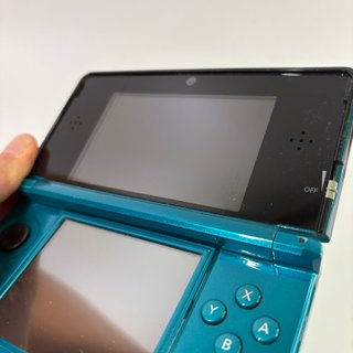 Nintendo 3DS con giochi e caricatore