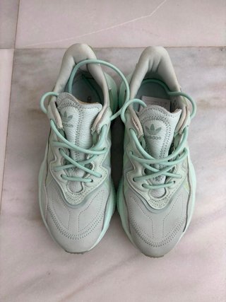 Adidas Ozweego grises y verdes poco uso