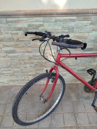 Bicicleta Roja Montaña