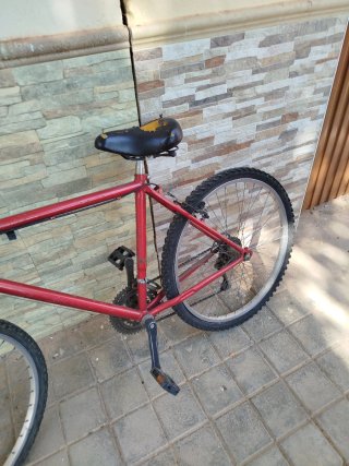 Bicicleta Roja Montaña