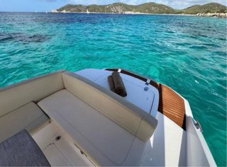 SESSA KEY LUXURY BOAT con amarre
