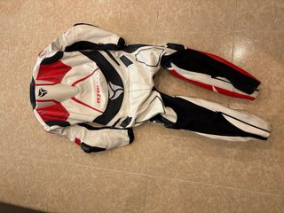 Mono de cuero para moto