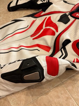 Mono de cuero para moto
