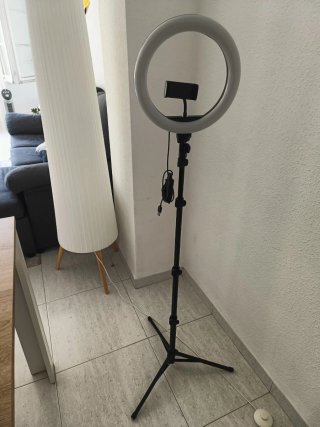Aro de luz LED con soporte para móvil