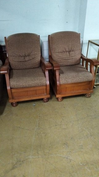 Pareja de sillones de madera y tela