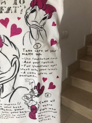 Camiseta Disney Daisy manga corta blanca-fucsia