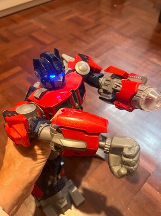 Figura di action del robot iconico Optimus Prime
