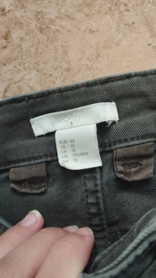 Pantalón corto vaquero verde caqui  TALLA 42  H&M