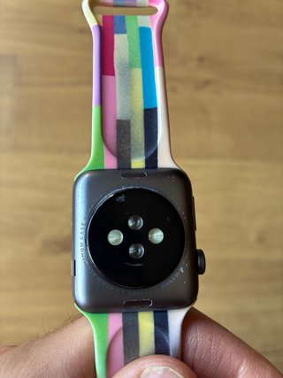 Apple Watch Series 3 42mm + 9 custodie + 8 cinturini