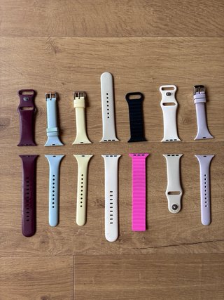 Apple Watch Series 3 42mm + 9 custodie + 8 cinturini