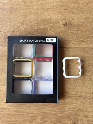 Apple Watch Series 3 42mm + 9 custodie + 8 cinturini