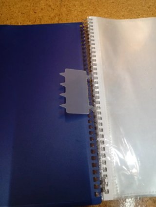 Carpeta de anillas azul,con sobre, portafolios.