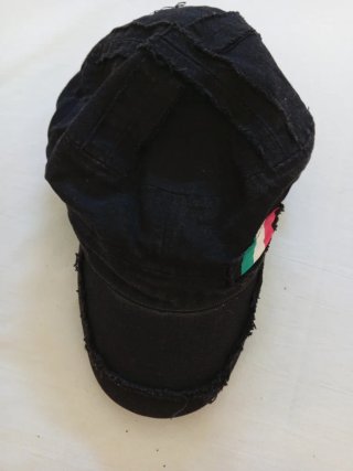 Cappellino nero unisex con bandierina italiana