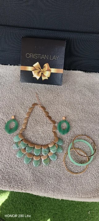 Conjunto Bisutería Cristian Lay Verde y Dorado