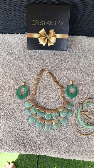 Conjunto Bisutería Cristian Lay Verde y Dorado