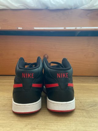 Nike Zapatillas Negras y Rojas