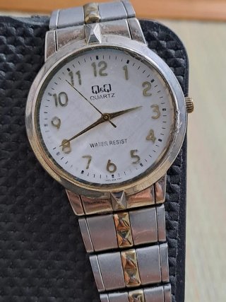 Reloj Q&Q para reparar