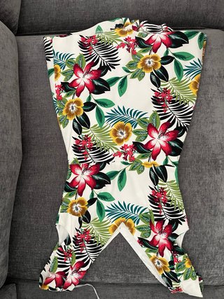 Mono-vestido Zara flores espalda abierta