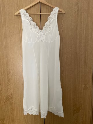 Sottoveste bianca con pizzo