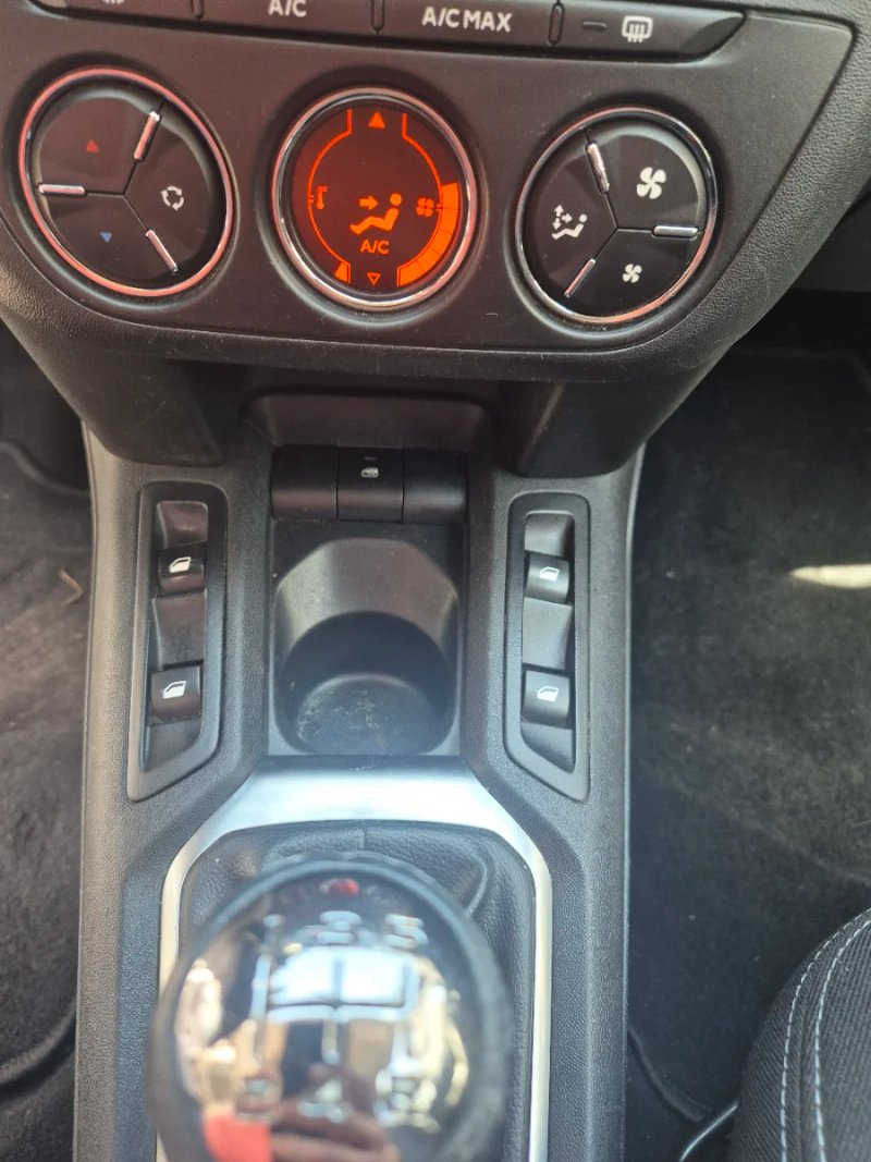 Citroën C-Élysée 1.2 PureTech Exclusive 2016, foto 10
