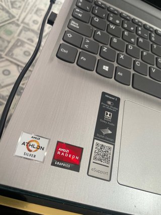 Lenovo IdeaPad 3 Portátil + Ratón