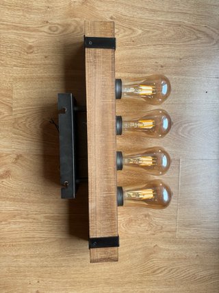 Lámpara de madera con 4 bombillas