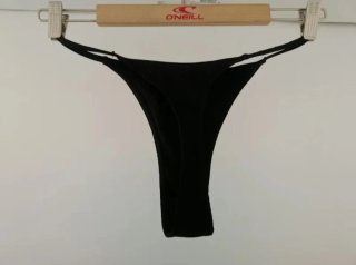 Bikini mujer negro con detalles dorados