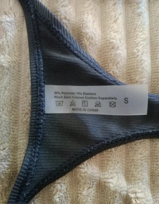 Bikini mujer negro con detalles dorados