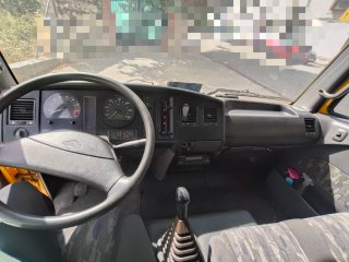 Nissan Atleon 2000