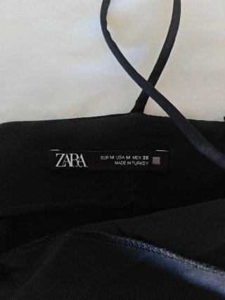Vestido corto Zara negro tirantes