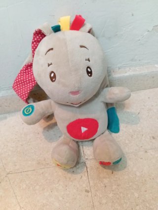 Muñecos interactivos a elegir 6€ cada uno