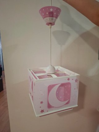 Lámpara juvenil rosa estrellas