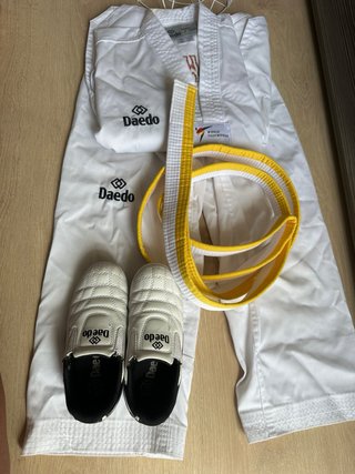 Zapatillas Daedo y ropa