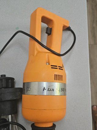 Batidora industrial naranja