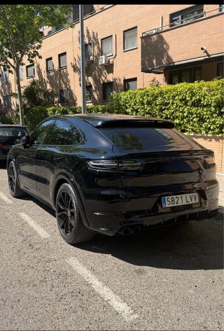 Porsche Cayenne coupe hybrid  2022