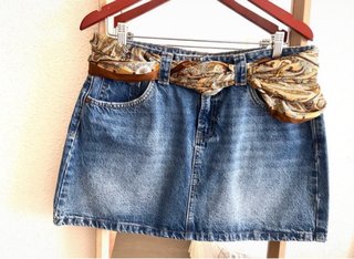 Falda vaquera Stradivarius y camiseta