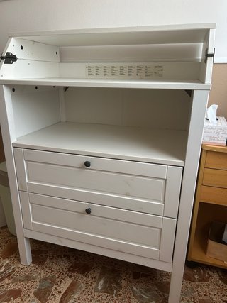 Cómoda SUNDVIK con cambiador blanco