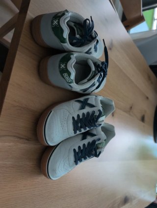Zapatillas Munich Talla 40 Blancas y Azules