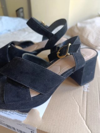 Sandalias tacón negras