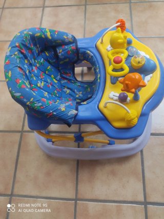 Andador correpasillos infantil con juegos