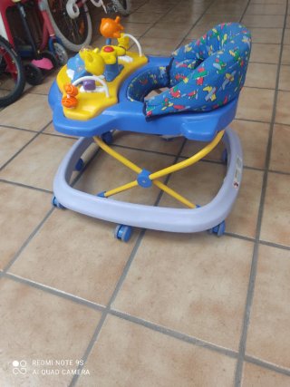 Andador correpasillos infantil con juegos