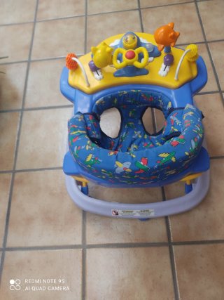 Andador correpasillos infantil con juegos