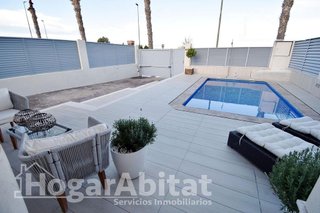 Casa adosada en venta en Zona Playa en Burriana