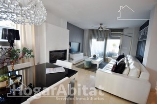 Casa adosada en venta en Zona Playa en Burriana