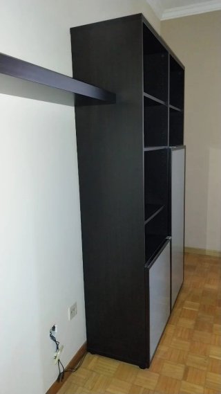 Estantería Modular Negra con Puertas Gris