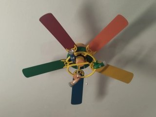 Ventilador de techo infantil multicolor