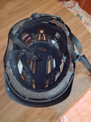 Casco de bicicleta negro