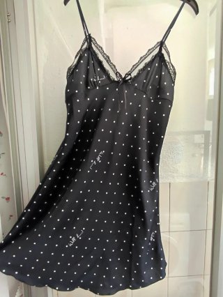 Conjunto Bata y Camisón Lunares