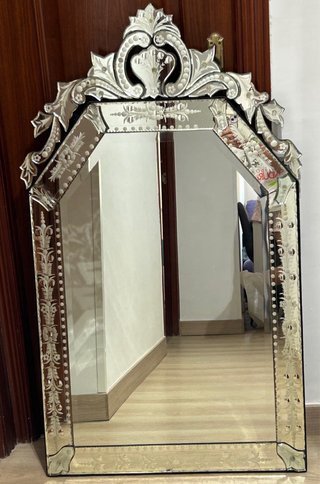 Antico Specchio Veneziano con Decorazione a Intaglio
